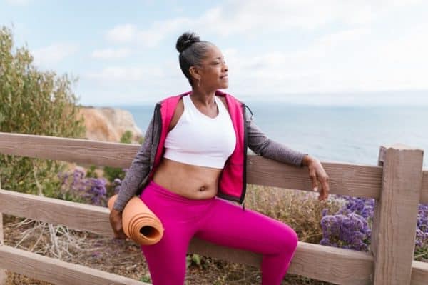 woman weraing workout clothing