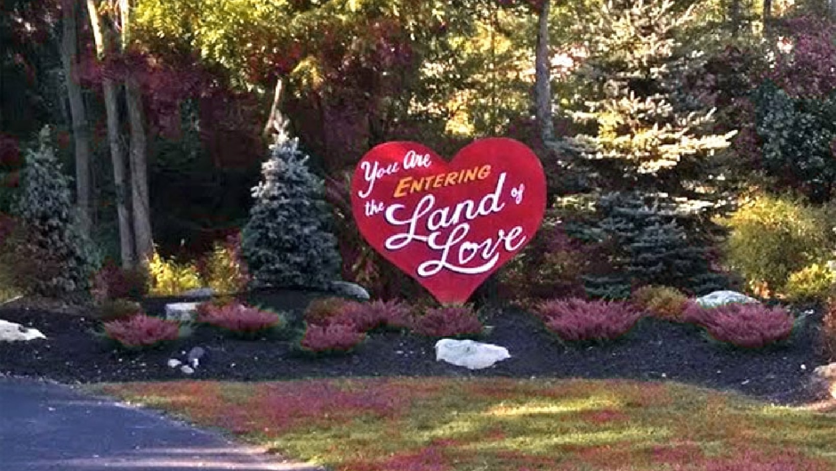 land of love sign in the poconos pennsylvania fall road trip 2009