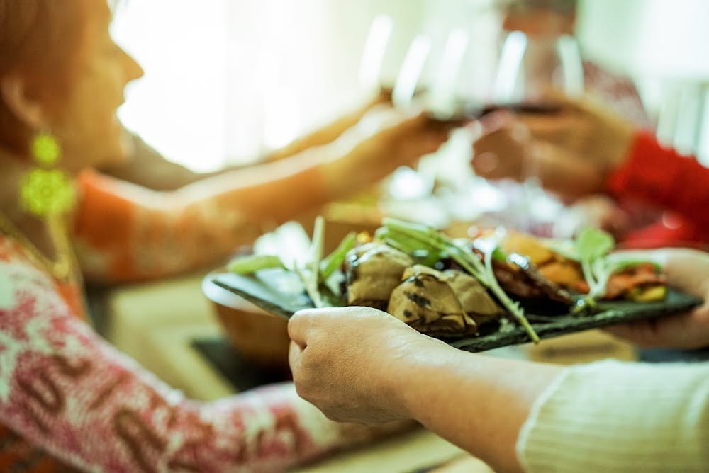 dinner party blurred